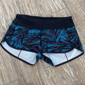 Lululemon Speed Shorts 4 Palm Lace Tofino